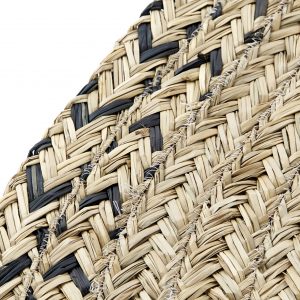 Las alfombras de yute redondas mandala son una opción natural y ecológica para decorar cualquier espacio de su hogar. El yute es una fibra vegetal resistente y duradera, con un aspecto rústico y natural.