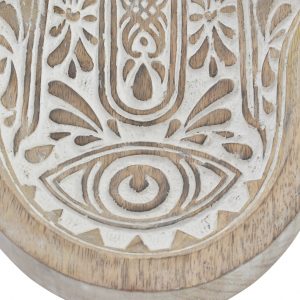 Si estás buscando un centro de mesa que combine la belleza natural de la madera con elementos étnicos y una estética sofisticada